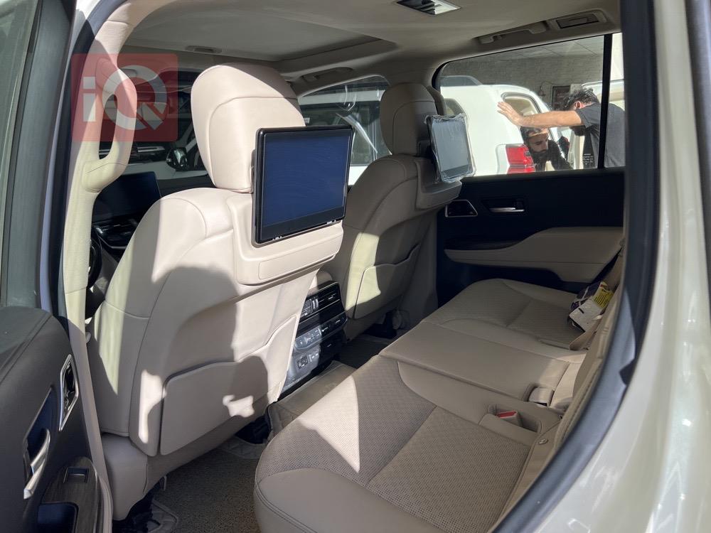 تۆیۆتا لاند کروزەر